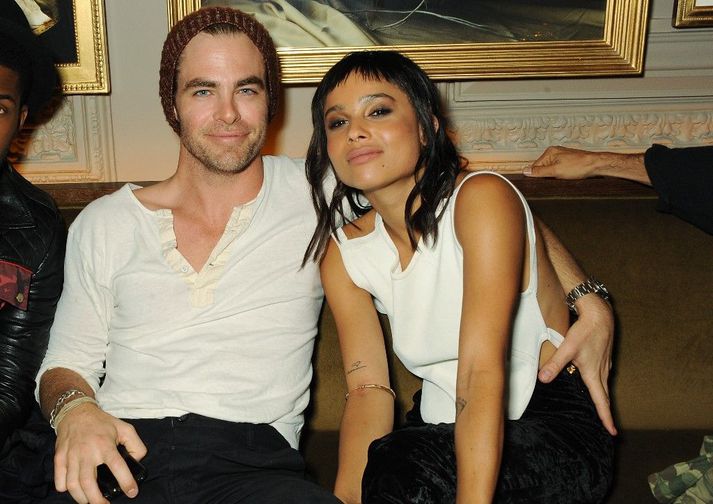 Chris Pine og Zoe Kravitz saman á góðri stund.