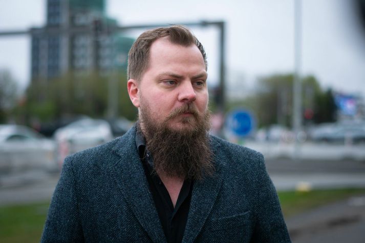 Bjarni Rúnar segir að lausna sé leitað í samtali við ÖBÍ. Hugmyndir um að koma upp gagnagrunni sem tengi stæðiskort hreyfihamlaðra við bílnúmer geti komið að góðum notum í baráttunni við ranglega útgefnar sektir.