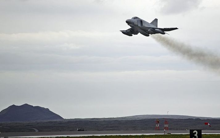 Þátttaka Finnlands og Svíþjóðar í loftrýmisgæslu Íslands heyrir til tíðinda, enda eru þau ekki í NATO. 