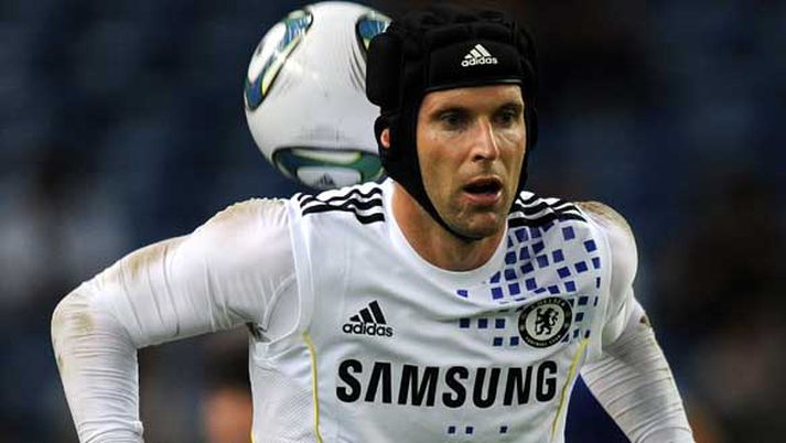 Petr Cech markvörður Chelsea styður ákvörðun eiganda Chelsea að hafa skipt um knattspyrnustjóra.