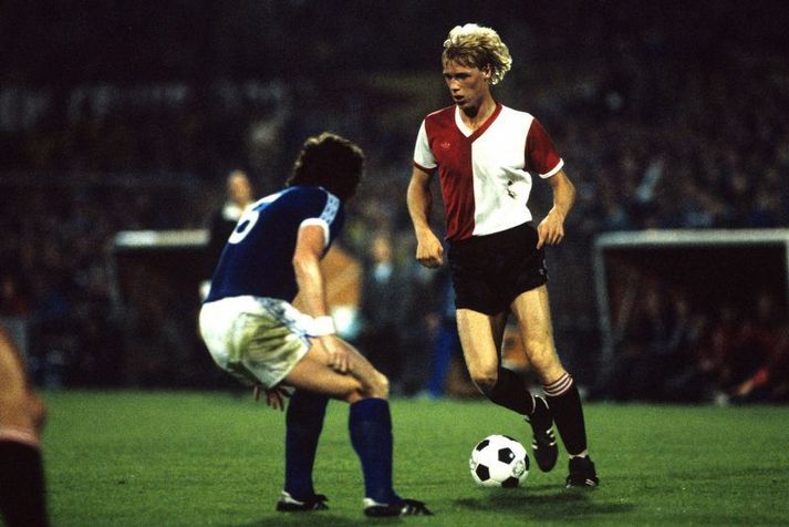 Pétur Pétursson í leik með Feyenoord en hann var heldur betur á skotskónum í deild (23 mörk), bikar (7 mörk) og Evrópukeppni (4 mörk) tímabilið 1979-80.