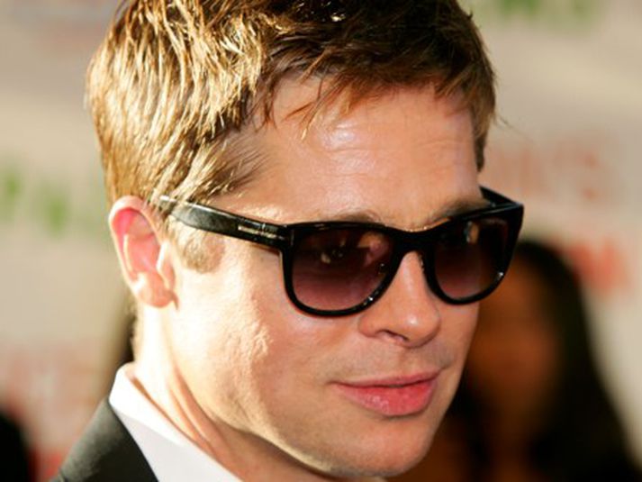 Tvíburar Brad Pitt fæðast rétt áður en hann nær 45 ára aldri