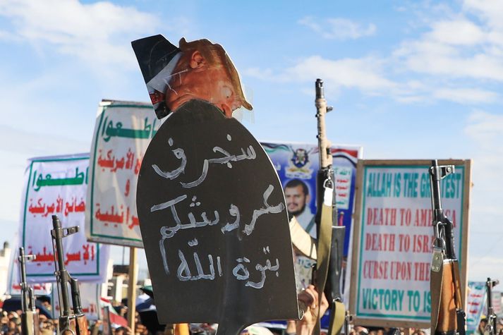 Hútar hafa í fyrsta sinn frá upphafi stríðs Íran, Ísraels og Bandaríkjanna stigið inn í átökin. 