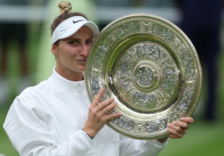 Marketa Vondrousova tryggði sér sinn fyrsta risatitil á Wimbledon í dag