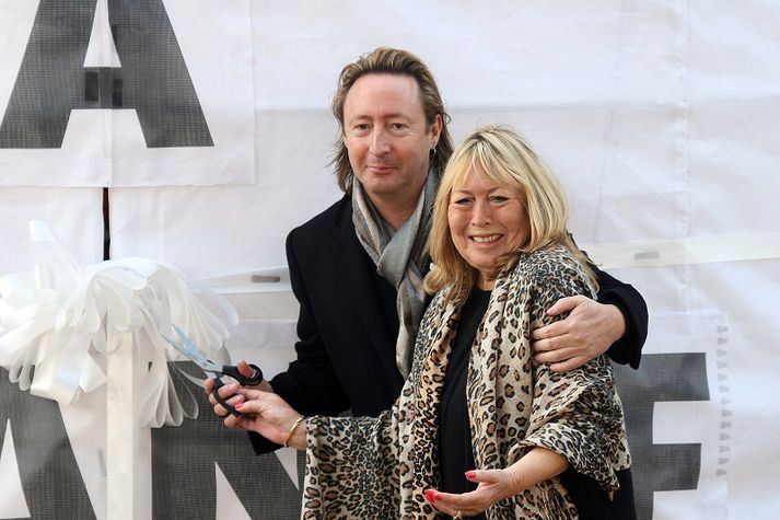 Cynthia Lennon og Julian Lennon.