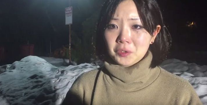 Dyne Suh setti myndband á Youtube þar sem hún sagði frá því sem gerst hafði með bókun hennar á AirBnB.