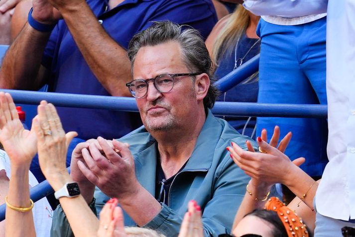 Matthew Perry segist hafa valið nafn Reeves af handahófi.