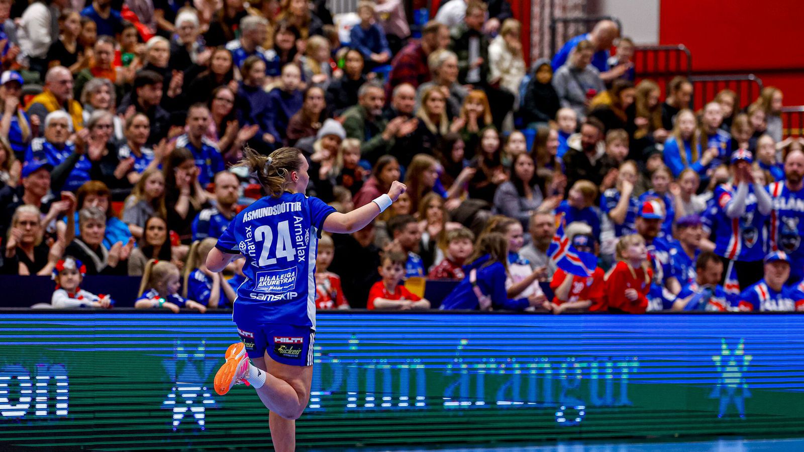 Upp­gjörið: Ís­land - Svartfjallaland 28-27 | Fyrstu stigin komu gegn toppliðinu