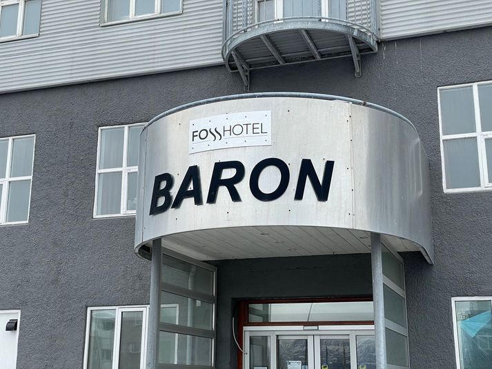 Maðurinn fannst í gámi fyrir aftan Fosshótel Baron.