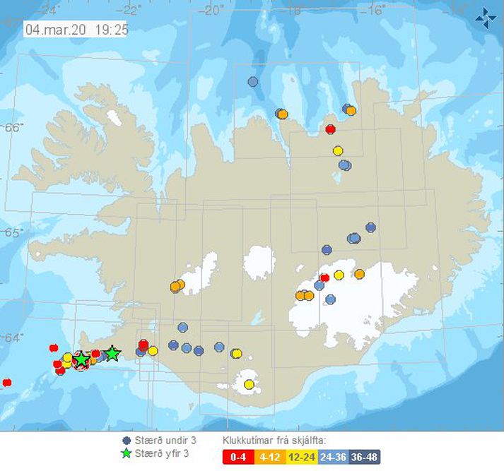 Skjálftakort Veðurstofunnar en skjálftar yfir þremur eru merktir með grænni stjörnu.