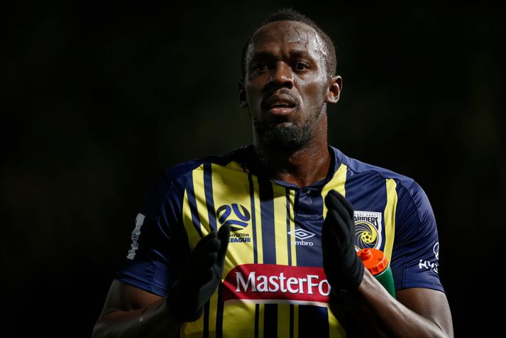 Bolt í leik með Central Coast Mariners í Ástralíu.