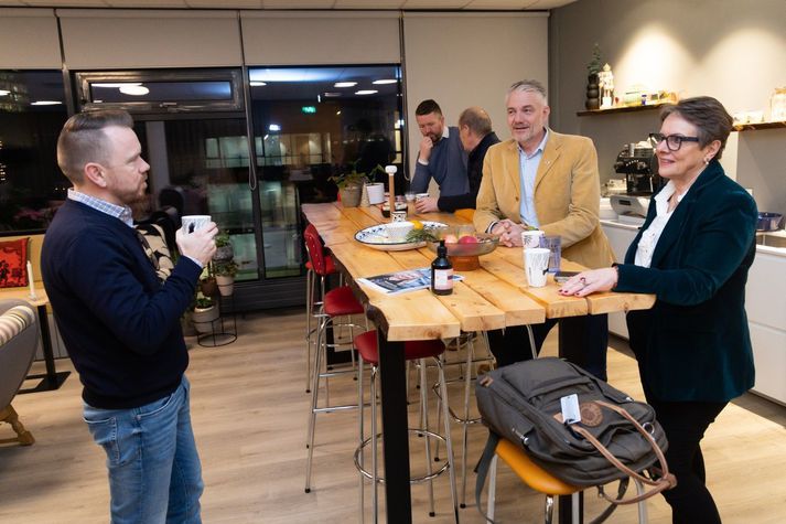 Ragnar Þór Ingólfsson, formaður VR, Aðalsteinn Leifsson ríkissáttasemjari og Elísabet S. Ólafsdóttir, aðstoðarsáttasemjari og skrifstofustjóri hjá embætti ríkissáttasemjara.