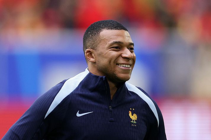 Evrópumótinu er lokið hjá Kylian Mbappé, hann tekur sér nú stutt sumarfrí áður en hann hefur störf hjá Real Madrid næsta þriðjudag.