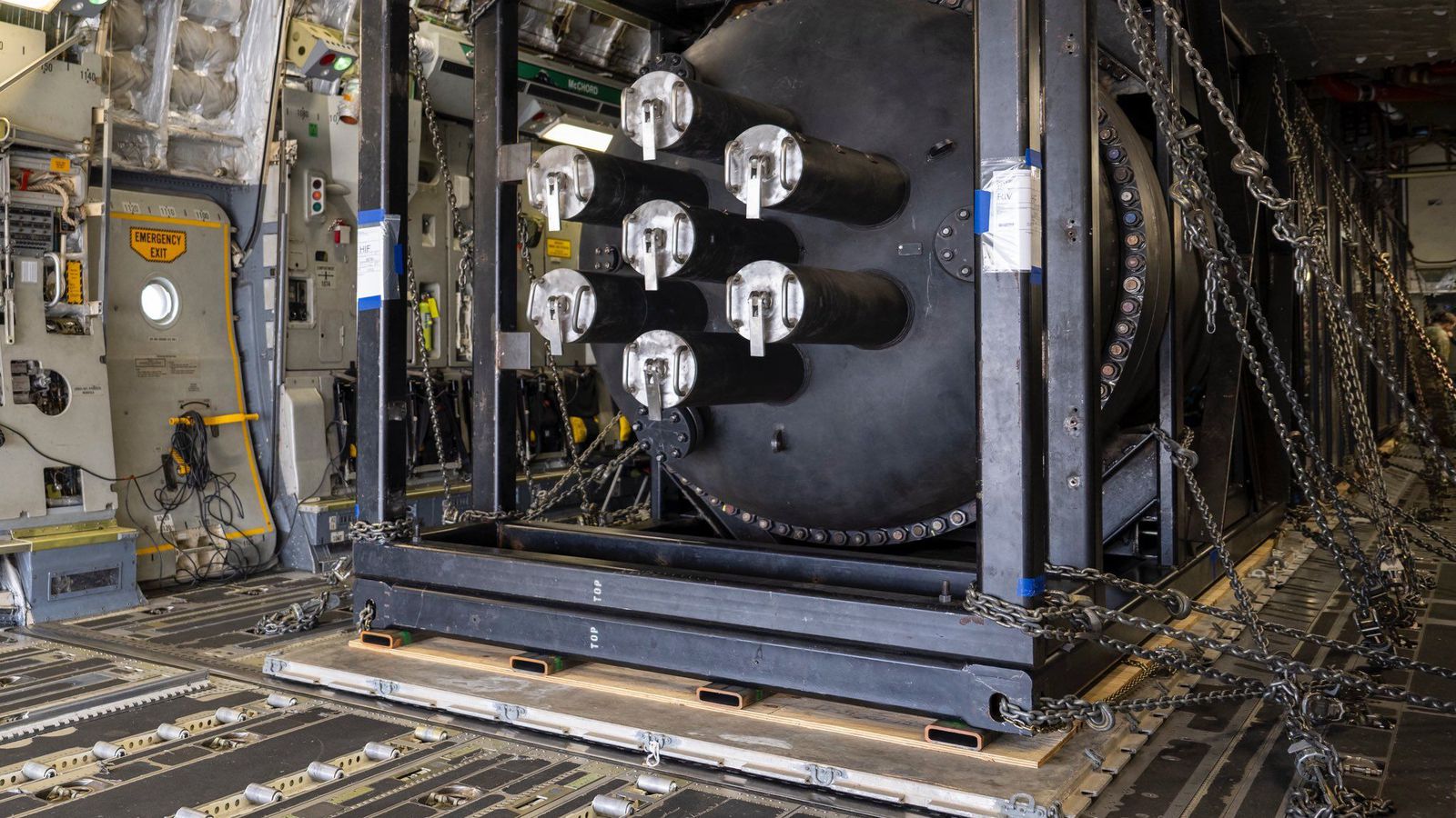 Fluttu kjarna­kljúf með flug­vél í fyrsta sinn