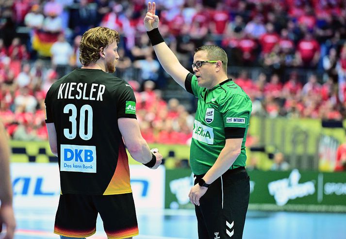 Jónas Elíasson verður í Boxen í dag. Þar var hann einnig þegar hann dæmdi leik Þýskalands og Noregs í milliriðli I.