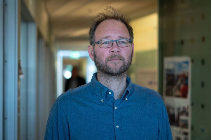 Halldór Geirsson jarðeðlisfræðingur segir enn hættu nærri Grindavík.