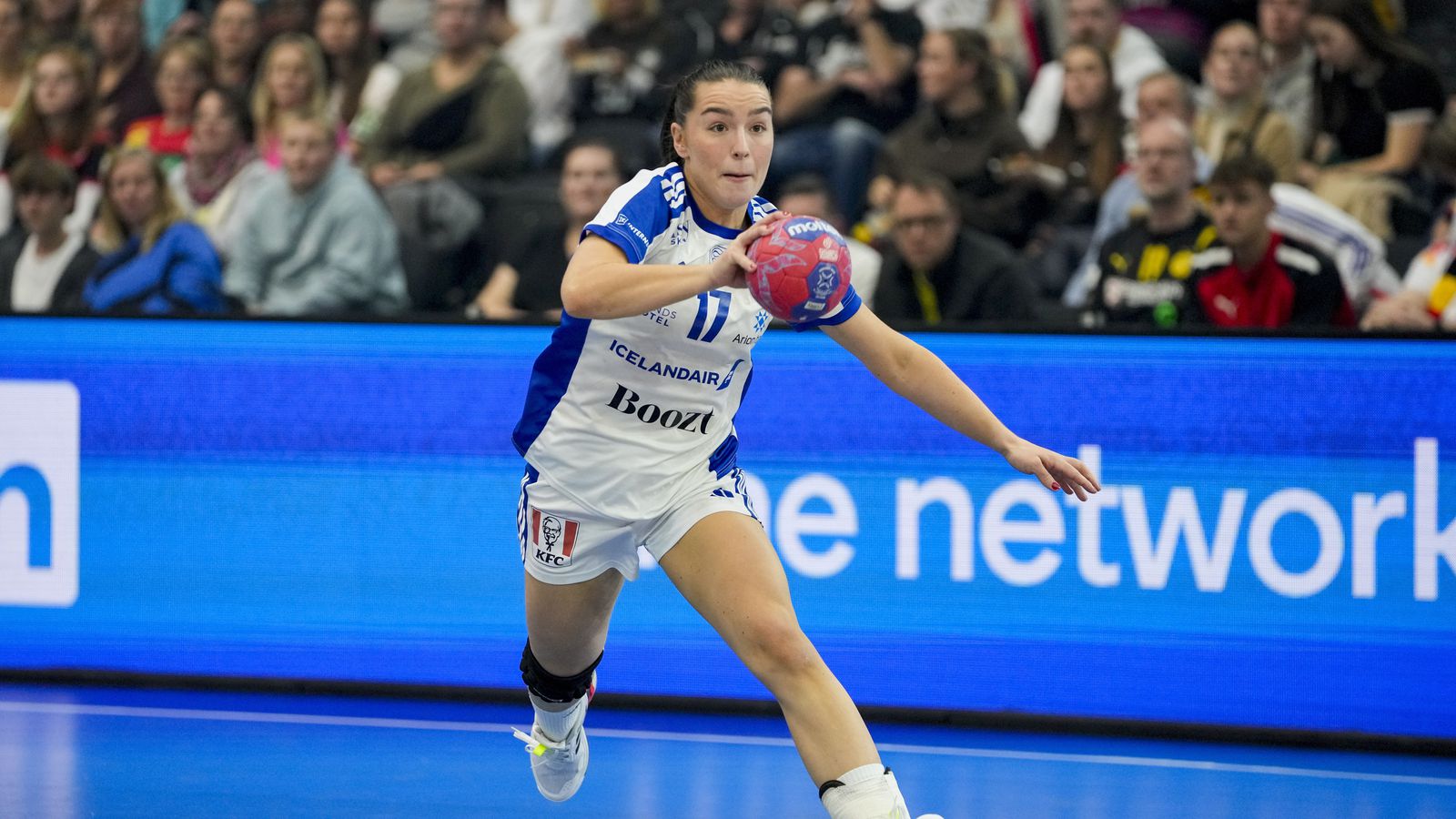 Fær­eyjar - Ís­land | Stelpurnar þurfa sigur í Þórs­höfn