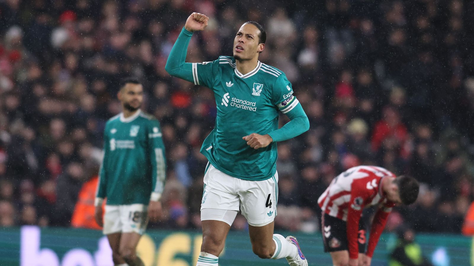 Sjáðu sigur­mark Liverpool, markaveislu City í fyrri og tvö sjálfsmörk sem réðu öllu