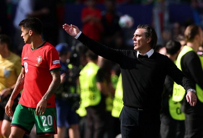 Vincenzo Montella var hleypt inn að lokum
