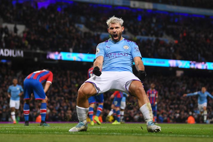 Sergio Aguero fagnar marki á móti Crystal Palace.