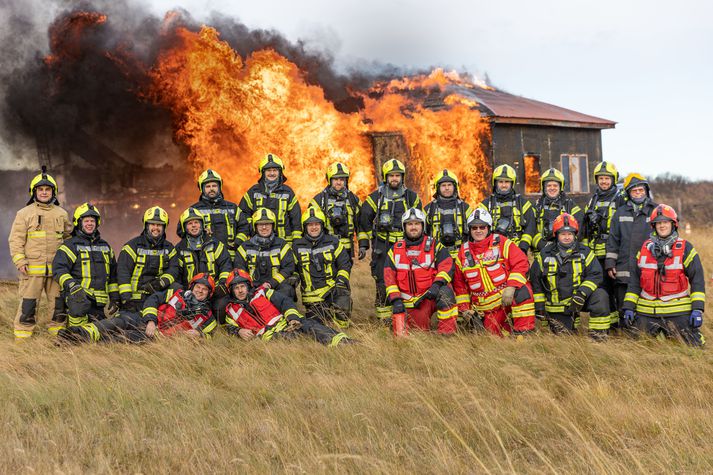 Slökkvilið Borgarbyggðar fagnar 100 ára afmæli í dag, 14. október. Í liðinu er flottur hópur fólks, karlar og konur, sem brenna fyrir starf sitt.