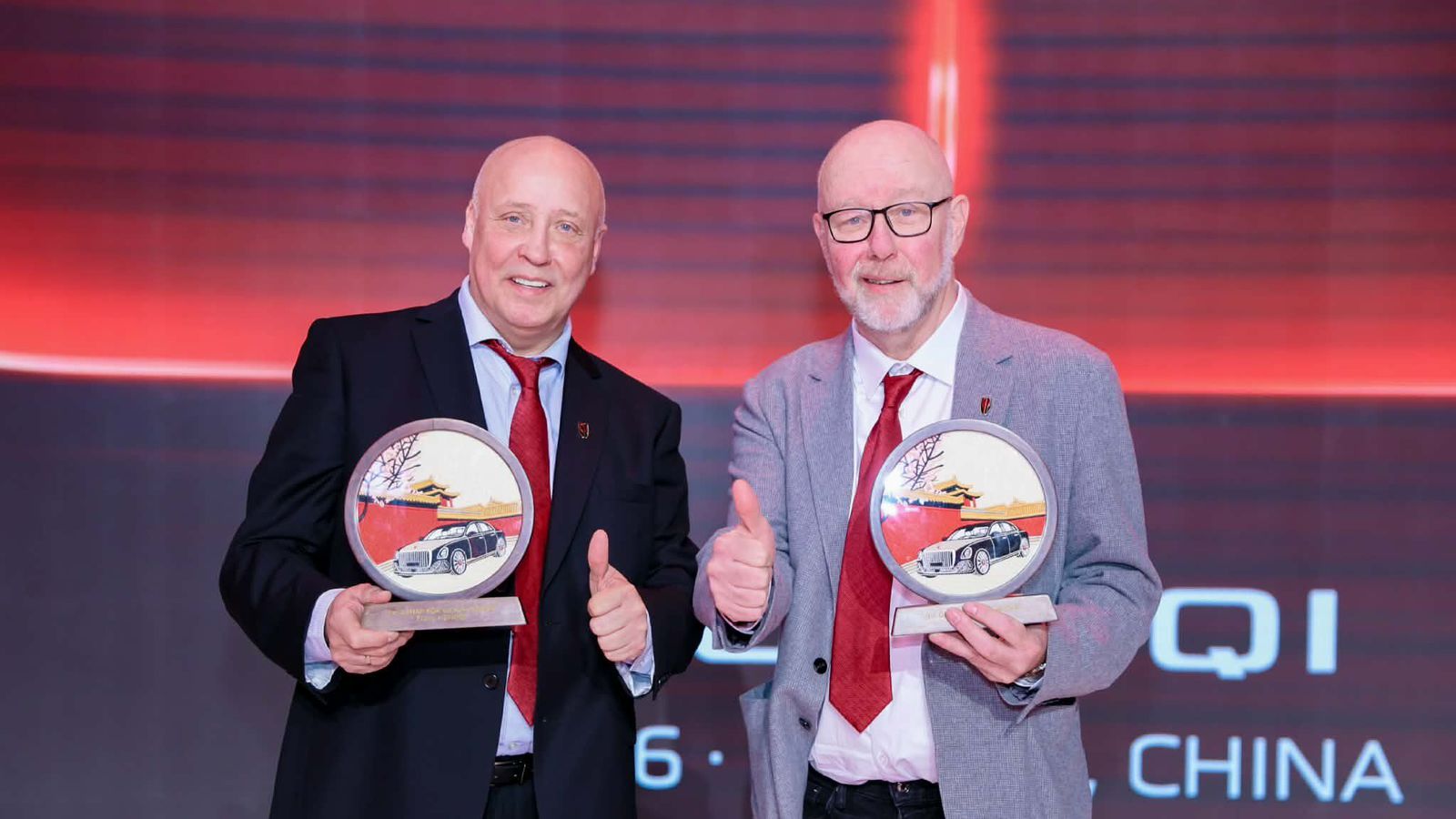 Lúxusbílaframleiðandi bauð ís­lenskum bræðrum í draumaferð til Kína