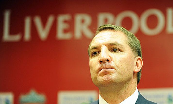 Brendan Rodgers stýrir Liverpool í fyrsta alvöru leiknum í kvöld.