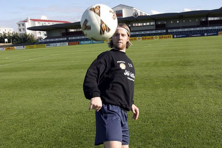 Fyrir tíu árum Veigar Páll Gunnarsson var frábær með KR-liðinu þegar liðið varð Íslandsmeistari 2002 og 2003.