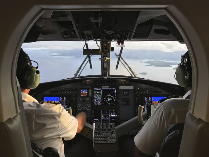 Flugstjórinn sagðist vissulega hafa hærri tekjur en gengur og gerist. Meðlag og fleira gerði það þó verkum að hann hefði enga burði til að greiða skuld sína.