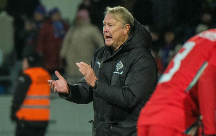 Åge Hareide þarf að fara í aðgerð á hné.
