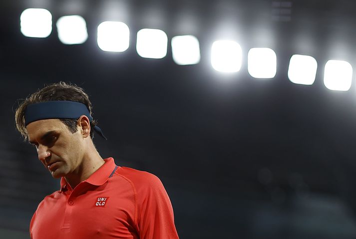 Roger Federer er meiddur á hné og verður því ekki með á Ólympíuleiknunum í Tókýó.