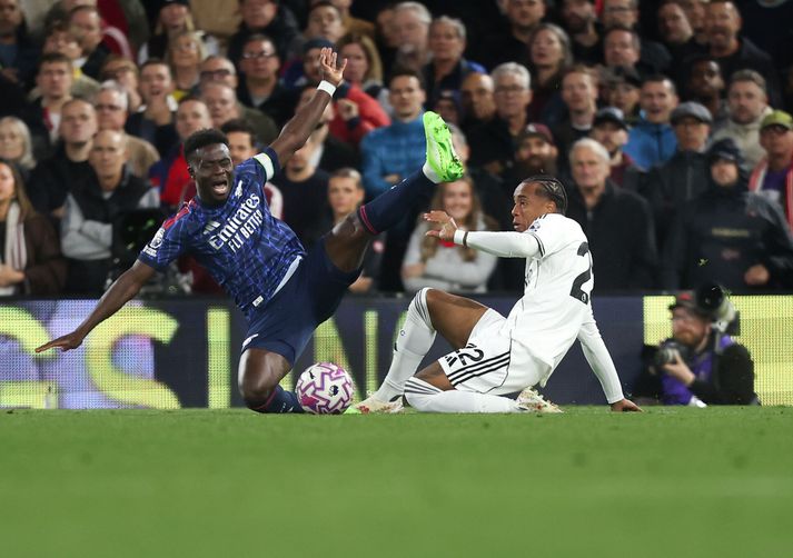 Bukayo Saka hélt að hann hefði fengið vítaspyrnu gegn Fulham.