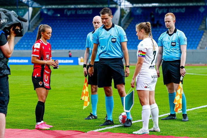 Agla María Albertsdóttir, fyrirliði Breiðabliks, fyrir bikarúrslitaleikinn þegar Blikar voru á toppnum í Bestu deildinni og flestir héldu að þær væru að verða bikarmeistarar. Tveimur leikjum síðar er allt breytt og þá öskra veikleikar liðsins á þá sem á horfa.