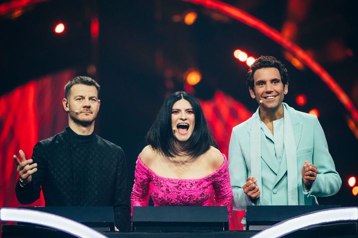 Alessandro Cattelan, Laura Pausini og Mika eru kynnar Eurovision í ár.
