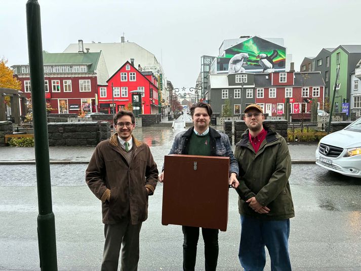 Viktor Árnason stjórnarmaður, Ari Orrason formaður og Elvar Freyr Fossdal Sigfússon stjórnarmaður. Á mynd vantar Elísabetu Freyju Úlfarsdóttur.