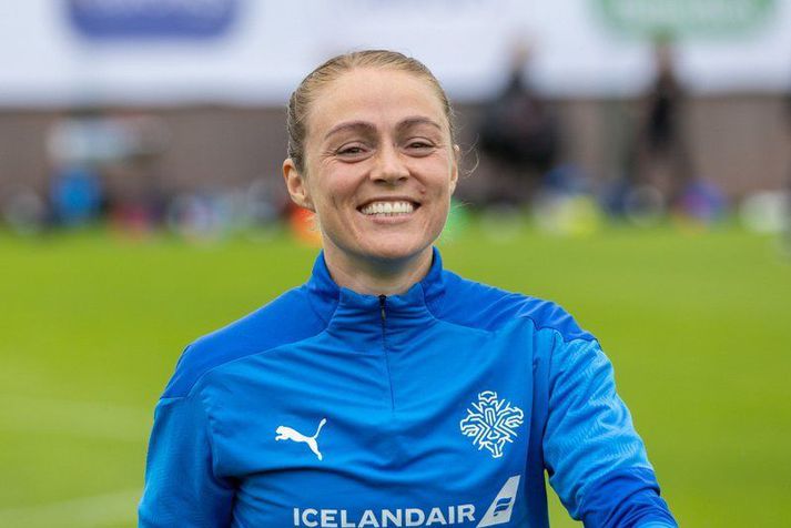 Sif Atladóttir ætlar að njóta tímans á þessu Evrópumóti og mæti skælbrosandi í viðtölin við íslensku blaðamennina í gær.