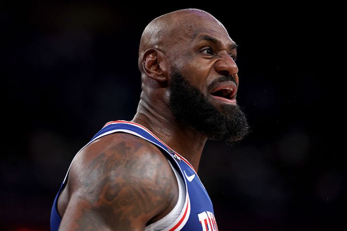 LeBron James er ekki dauður úr öllum æðum.