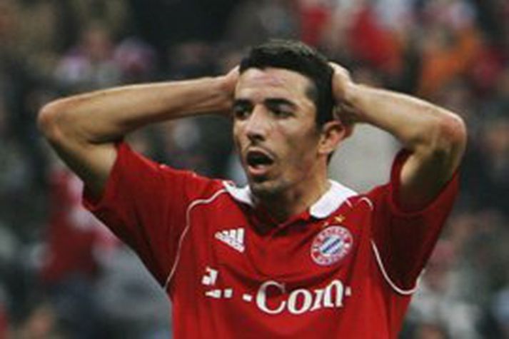 Roy Makaay og félagar í Bayern fengu mjög óvæntan skell í kvöld