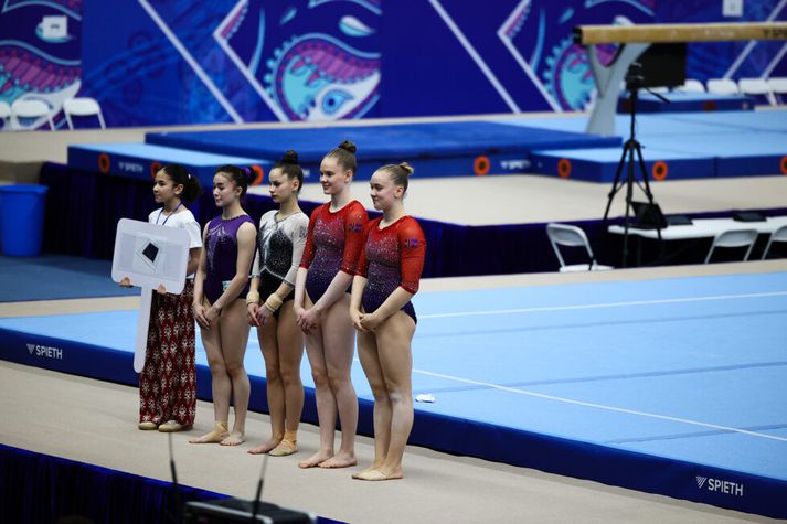 Rakel Sara og Lilja Katrín eru fulltrúar Íslands á heimsbikarmótinu í Úsbekistan. 