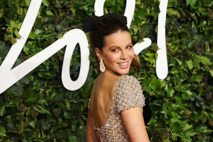 Kate Beckinsale lætur netverja heyra það.