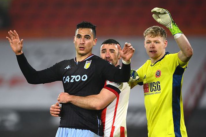 Anwar El Ghazi í góðum höndum í Sheffield í kvöld.