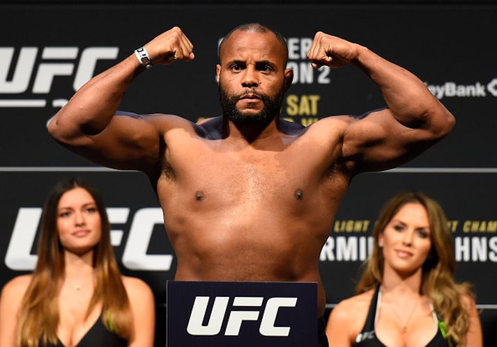 Meistarinn Daniel Cormier.