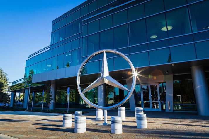 Mercedes Benz sektað um 118 milljarða króna en það mun þó að sögn móðurfélagsins ekki hafa veruleg áhrif á afkomu þriðja ársfjórðungs.