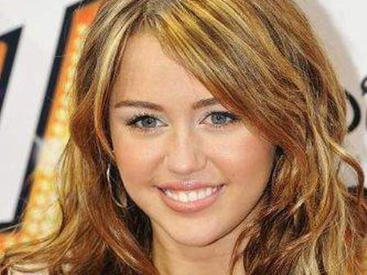 Miley Cyrus segist aldrei hafa lifað eðlilegu lífi.
