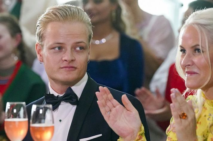 Hinn 27 ára Marius Borg Høiby er sonur Mette-Marit, eiginkonu Hákonar krónprins, úr fyrra sambandi.