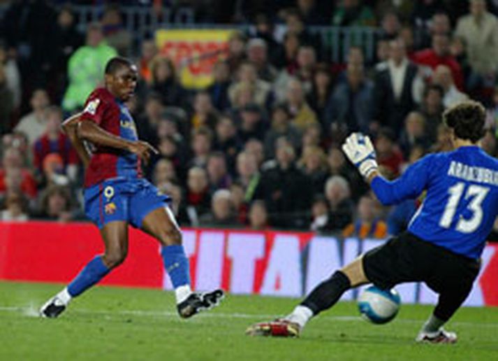Samuel Eto´o skorar sitt fyrsta mark fyrir Barcelona í fimm mánuði.
