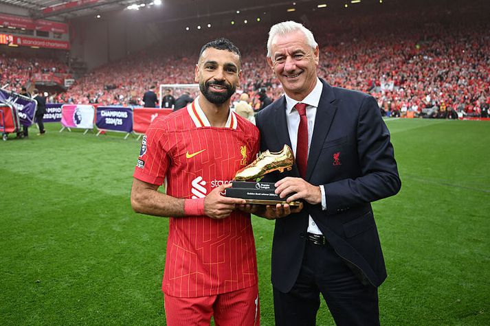 Tveir markahrókar, Mo Salah og Ian Rush en Rush afhenti Salah gullskóinn í lok síðustu leiktíðar.