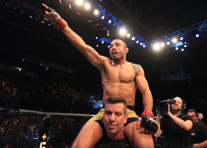 Jose Aldo eftir sigurinn í nótt.