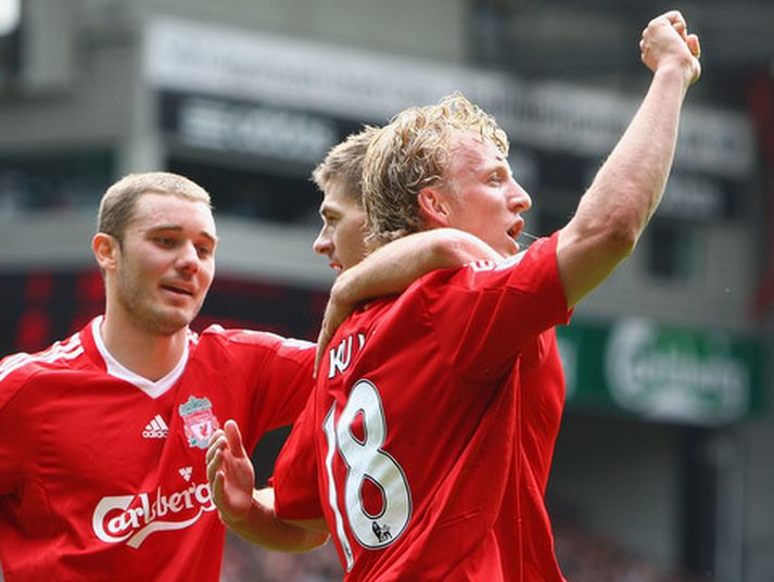 Dirk Kuyt fagnar marki sínu.