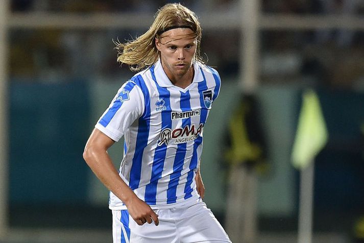 Birkir Bjarnason nældi sér í gult spjald í leiknum í dag.